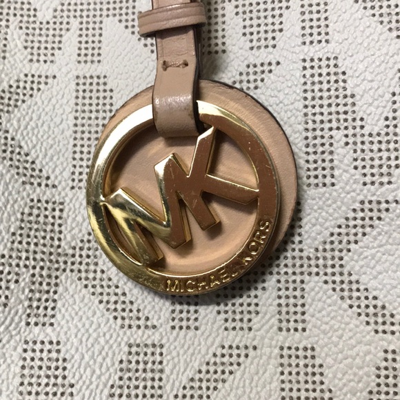 Michael Kors Signature Tote - Picture 2 of 8